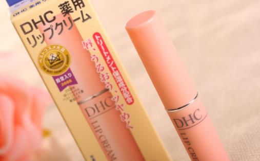 唇膏可以吃下去嗎 吃飯時唇膏要擦掉嗎