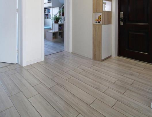 木地板空鼓了怎么修補?實木地板連接的地方產生縫隙了怎么辦