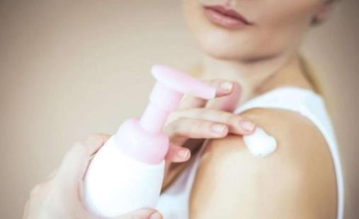 身體乳變成水一樣怎么回事 身體乳搓泥是為什么