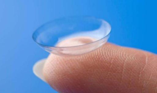 過期隱形眼鏡應急戴了一天應該怎么辦 戴隱形眼鏡的注意事項是什么