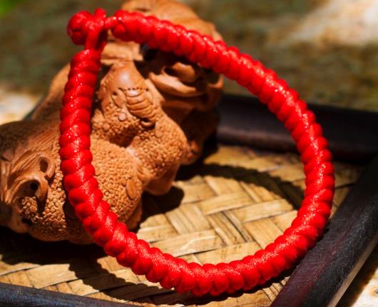 本命年紅繩可以加別的顏色嗎?在醫院可以戴本命年紅繩嗎