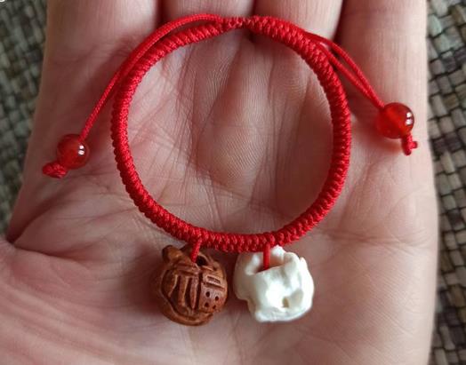 本命年紅繩能在本命年一半的時候開始戴嗎?本命年紅繩立春戴還是除夕戴