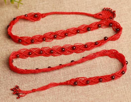 本命年紅繩可以戴幾條?本命年紅繩可以摘下來換手戴嗎
