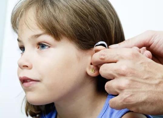 肋骨再造耳朵能打耳洞嗎?一只耳朵聾要不要戴助聽器