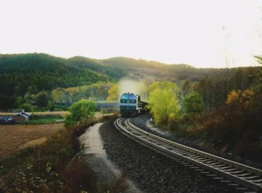 火車上開水指示燈怎么看水燒開了沒?火車上的水不熱能喝嗎
