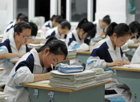 高三單招學校是不是高消費私立學校?2022單招一般多少分能過