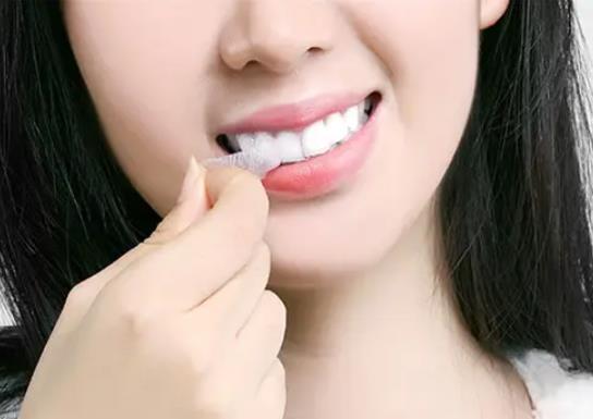 美白牙貼飯前貼還是飯后貼?美白牙貼可以貼在內側嗎