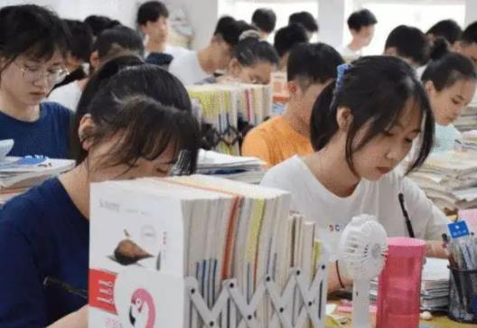 2022高考去年考過(guò)的題今年還會(huì)考嗎?2022高考前一個(gè)月能提高100分嗎