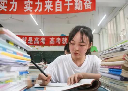 2022年高考分數線大概多少?高考分數線什么時候會降分