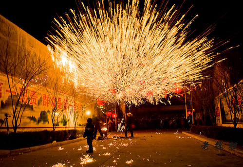 打鐵花的文化內(nèi)涵-打鐵花的風(fēng)俗