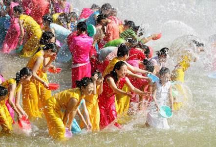 傣族有什么風(fēng)俗習(xí)慣?中國(guó)少數(shù)民族傣族的來(lái)歷習(xí)俗