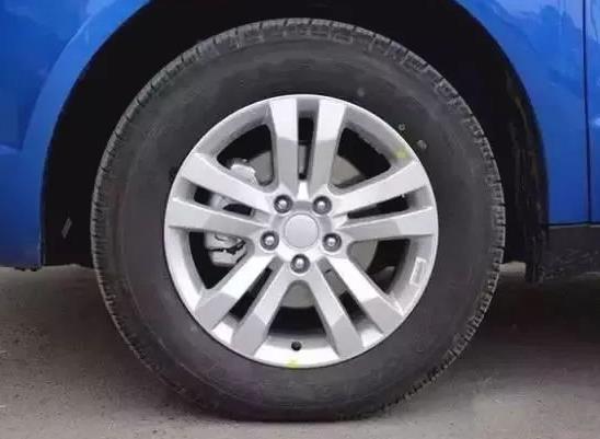 冷車熱車胎壓是不是不一樣?輪胎側面允許劃傷多深?