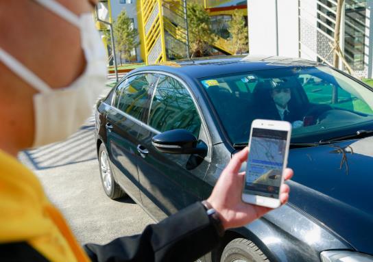 高德打車忘記付款可以第二天付嗎?高德地圖一個人叫車可以三人一起坐嗎