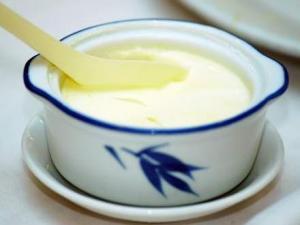 寶寶喂養誤區:吃牛初乳和蛋白粉能提高寶寶的免疫力