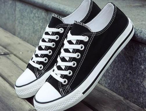 帆布鞋有泥漬怎么弄?帆布鞋發黃怎么變白?