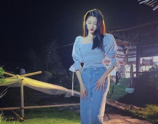 脖子短的人適合穿泡泡袖嗎?泡泡袖v領顯肩寬嗎?