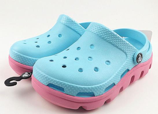 穿洞洞鞋穿襪子合適嗎?洞洞鞋里面黃黃的怎么辦?