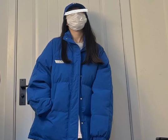 克萊因藍羽絨服值不值得買?克萊因藍和寶藍色哪個更顯白