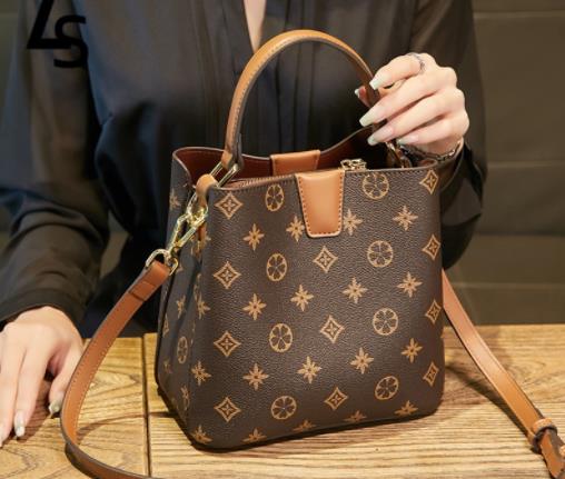 lv有質量問題可以換嗎?lv專柜線下柜姐預定包流程