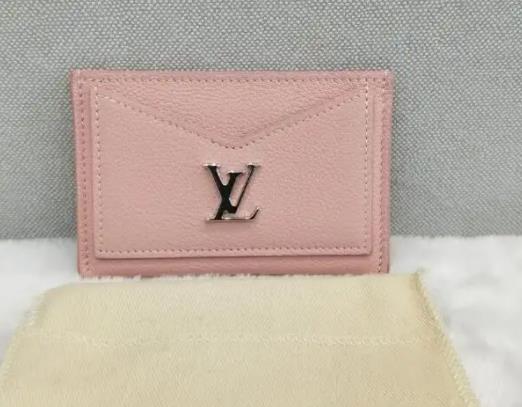 lv達芙妮中號保值嗎?lv達芙妮中號和小號哪個更好看