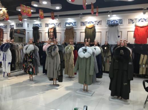 鄭州大觀國貿皮草城引領皮草搶購新熱潮,皮草采購季現場火爆