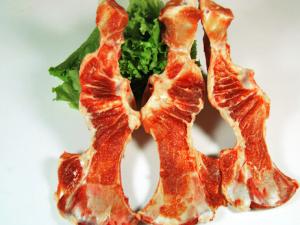 怎么挑選豬骨?吃豬骨的注意事項(xiàng)