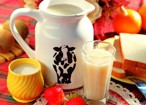 牛奶和雞蛋可以一起吃嗎?牛奶不能和什么一起吃?