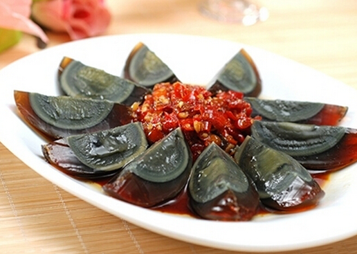 皮蛋為什么不能多吃?吃皮蛋要注意什么?