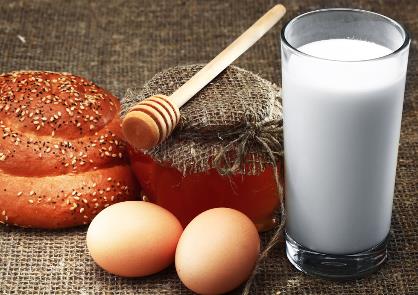 牛奶和蜂蜜能一起吃嗎?喝牛奶可以加蜂蜜嗎