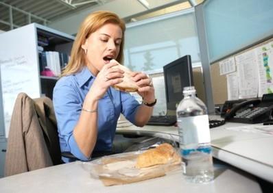 上班人士必須要注意的用餐壞習(xí)慣