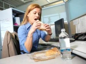 上班人士必須要注意的用餐壞習慣