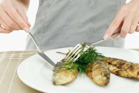 空腹吃魚好嗎?四種錯誤的吃魚方法會致命