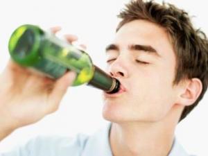 喝酒時不能吃什么菜？喝酒前吃什么不容易醉