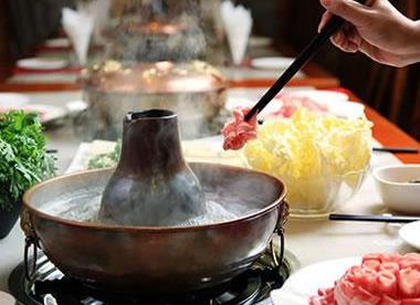 食物趁熱吃好嗎?寒冬進(jìn)食過熱易損害口腔健康