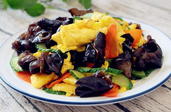 黃瓜與花生能一起吃嗎?吃黃瓜拌花生米對身體好嗎