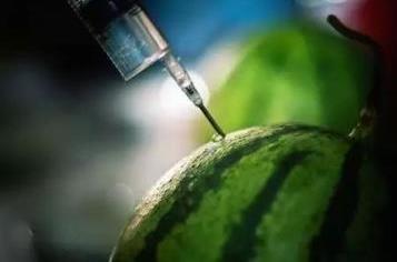 吃不完的西瓜要不要包上保鮮膜放進(jìn)冰箱里冷藏保存?