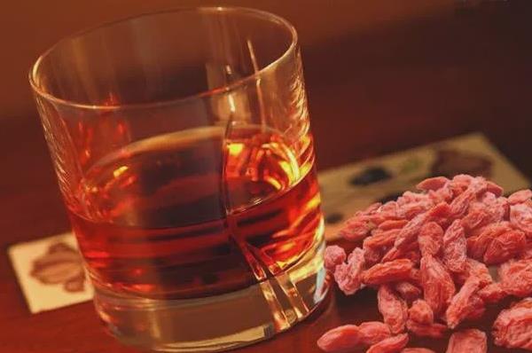 夏季7大飲食禁忌要注意:夏季忌多吃寒涼食物、熱性食物及調(diào)料