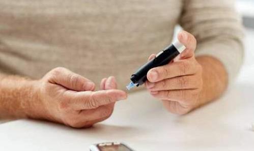 長期喝碳酸飲料有哪些危害?哪些人最好不要喝碳酸飲料?