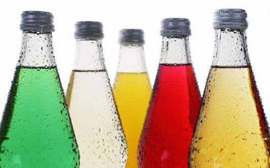 長期喝碳酸飲料有哪些危害?哪些人最好不要喝碳酸飲料?