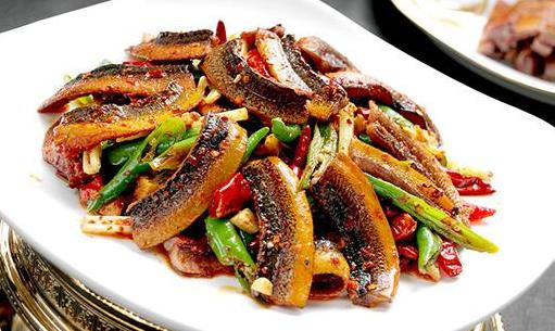 黃鱔死了是軟的能吃嗎?黃鱔的尾巴可以吃嗎?