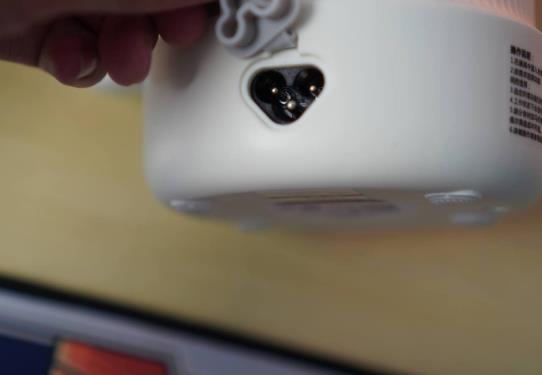 怎么避免加濕器在家具上弄出白霜?怎么辨別加濕器的好壞?