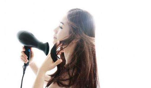 吹風機夾住頭發怎么辦 吹風機吹頭發好不好