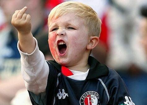 豎中指是什么意思?沖別人豎中指手勢(shì)是什么意思?豎中指手勢(shì)的由來(lái)