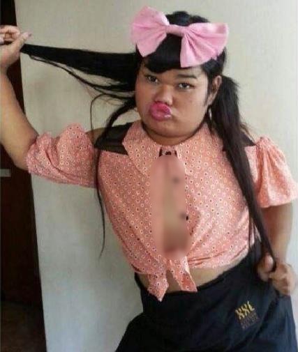 我的心在顫抖.................................... :泰國最強女神Polla(寶拉)來襲......她的粉絲團叫做Happy Polla,她把別人的快樂建立在自己的痛苦之上,她的性感照,讓人分不清男女,看到她,你晚上會難以入眠....(你丫的!比庶嵐還要人妖)