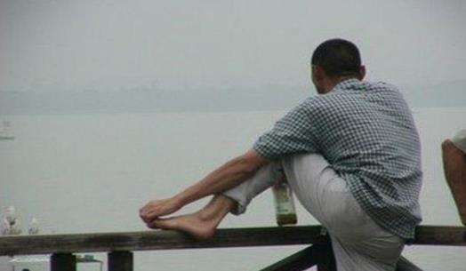 摳腳大漢是什么意思?什么梗?和你網絡聊天的是猥瑣男人還是美女