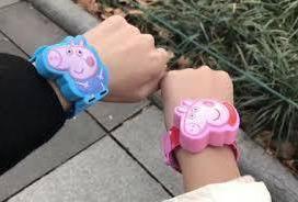 抖音社會人小豬佩奇手表是什么意思 小豬佩奇身上紋 掌聲送給社會人