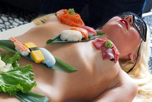 什么是女體宴?吃女體宴多少錢?日本女體宴圖片 處女肉體人體盛宴