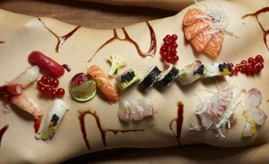 什么是女體宴?吃女體宴多少錢?日本女體宴圖片 處女肉體人體盛宴