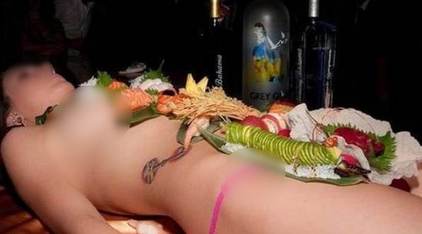 什么是女體宴?吃女體宴多少錢?日本女體宴圖片 處女肉體人體盛宴
