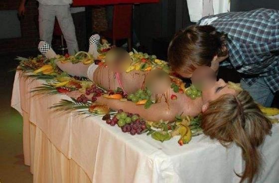 什么是女體宴?吃女體宴多少錢?日本女體宴圖片 處女肉體人體盛宴